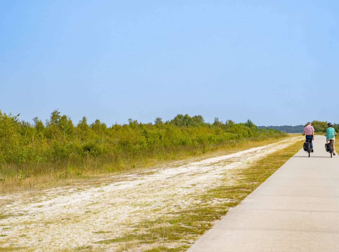 Sfeerafbeelding Fietsen en wandelen