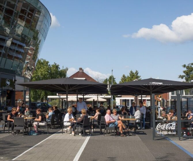 Voorzijde van Grand Café de Witte Olifant