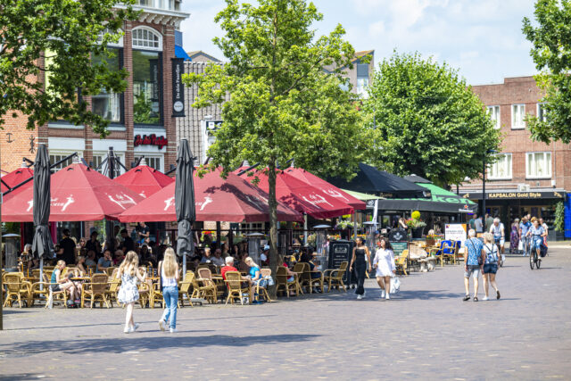 Sfeerafbeelding terrasjes Marktplein Emmen