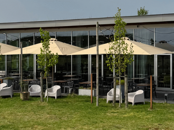 Voorzijde restaurant Wollegras