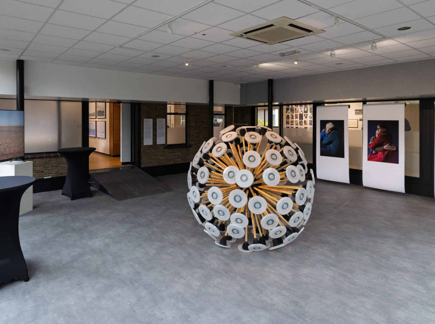 Sfeerbeeld tentoonstelling "Hier Kom ik Weg"