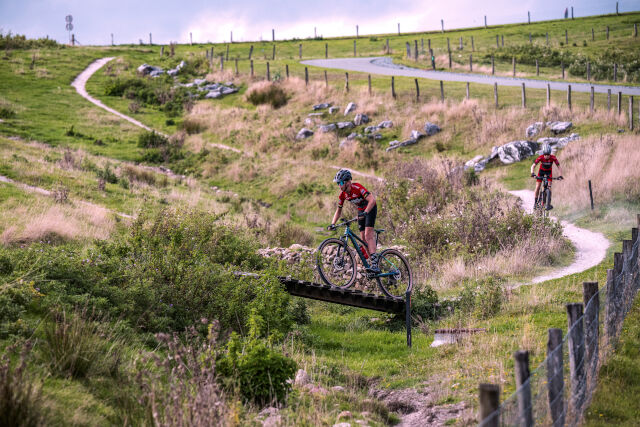 Sfeerafbeelding fietsen op de VAM-Berg Drenthe
