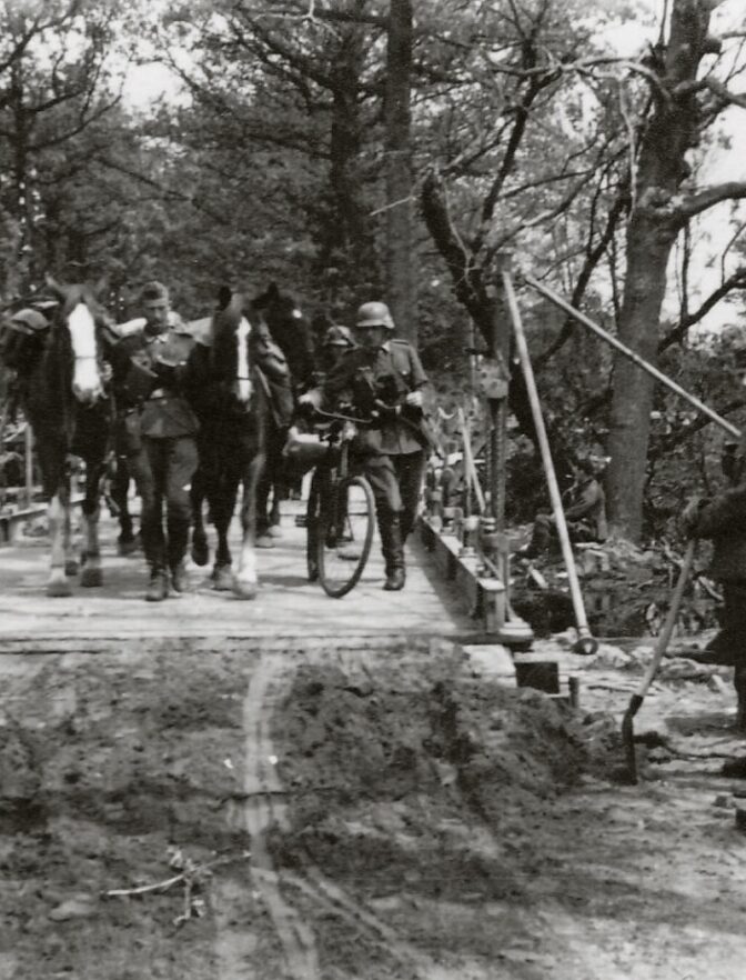 Sfeerbeeld Lezingen WO2 Donkere Wolken
